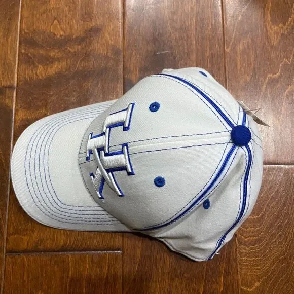 Top Of The World Vintage UK Kentucky NCAA Stretch Fitted Cap White Blue One Size - Picture 2 of 7